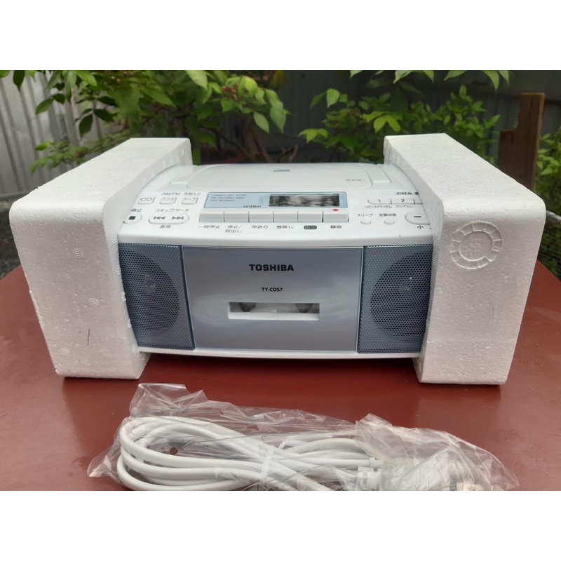 Máy radio casset TY-CDS7 đã chuyển nguồn sang 220v