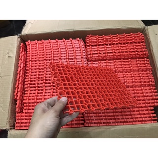 Vỉ nhựa lót đáy bể lọc dưới,lọc tràn trên màu đỏ 20x26cm