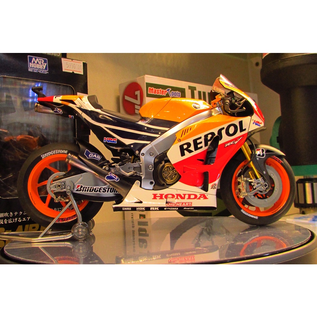 Tamiya 14130 Mô Hình Xe Moto 1/12 Repsol Honda RC213V '14