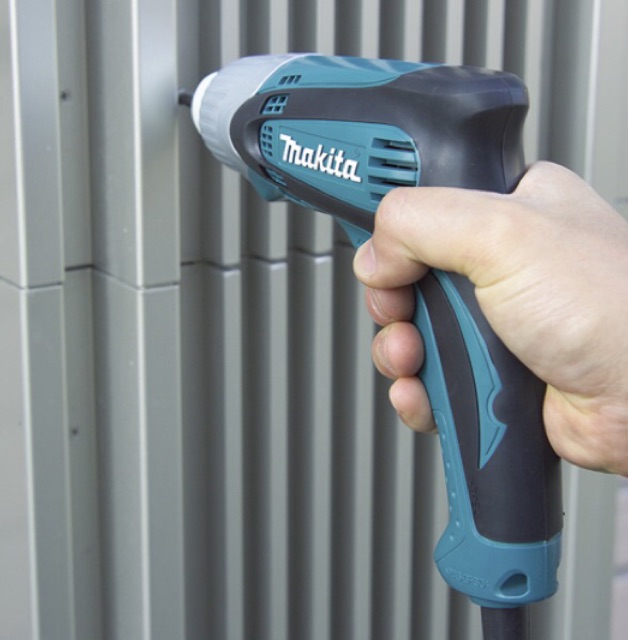 TD0100 Máy bắt vít 230w Makita