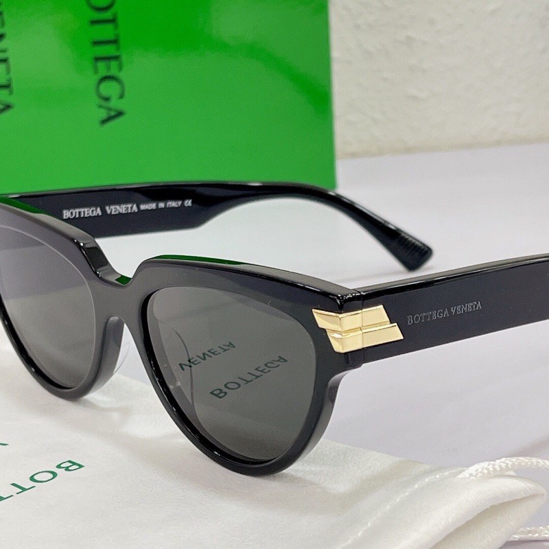 Kính thời trang nữ gọng nhựa mắt nhỏ mắt chống loá bottega veneta