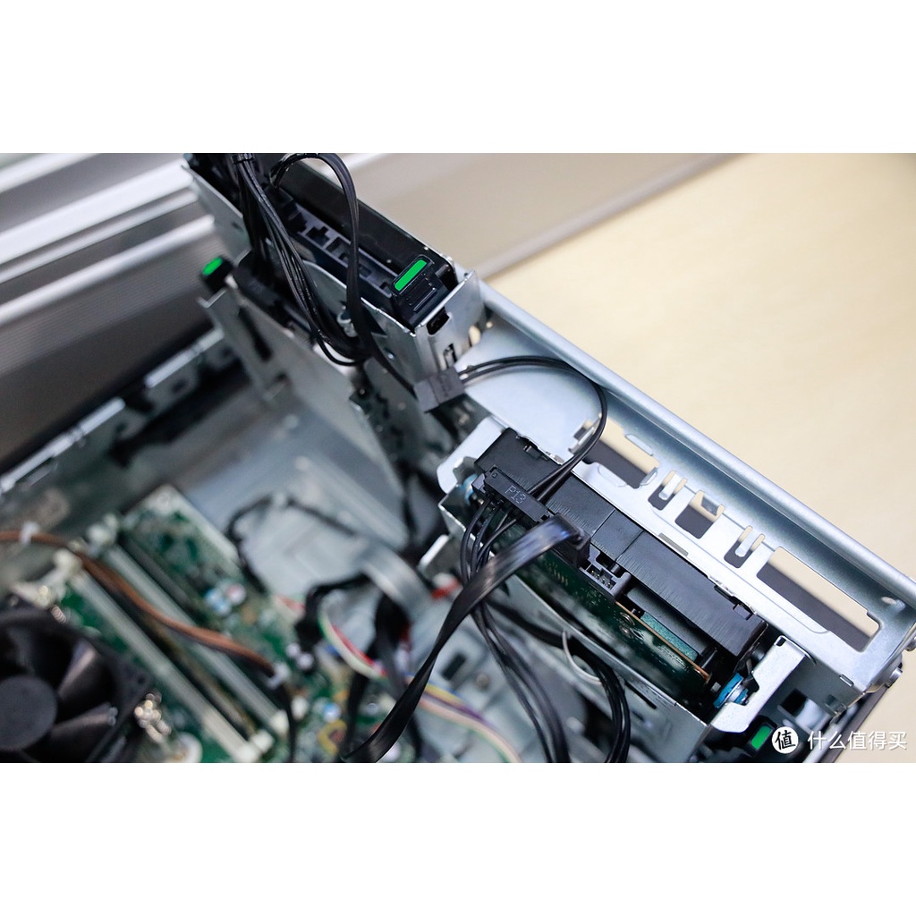 HP Z240 xeon E3-1245v5-8G-128G ssd / Workstation