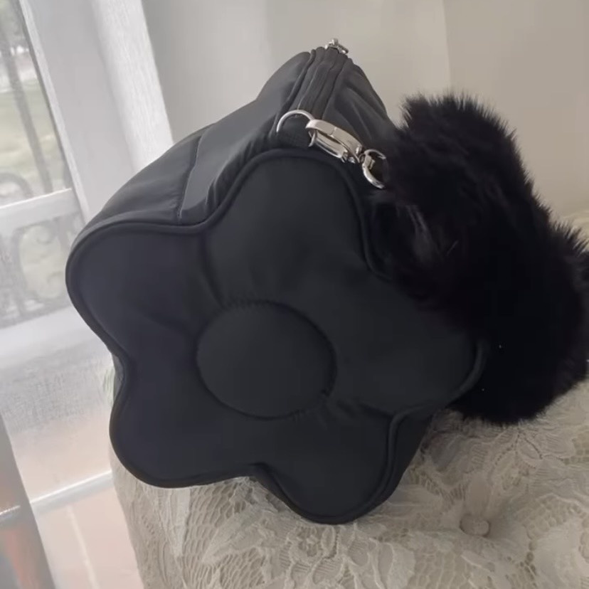Túi bông hoa aeie FLOWER FUZZ BAG
