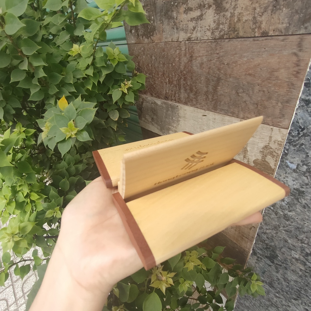 Hộp đựng danh thiếp gỗ khắc tên, logo theo yêu cầu