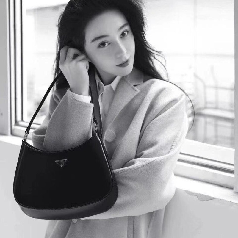 Túi kẹp nách da bóng siêu hot 900 | BigBuy360 - bigbuy360.vn