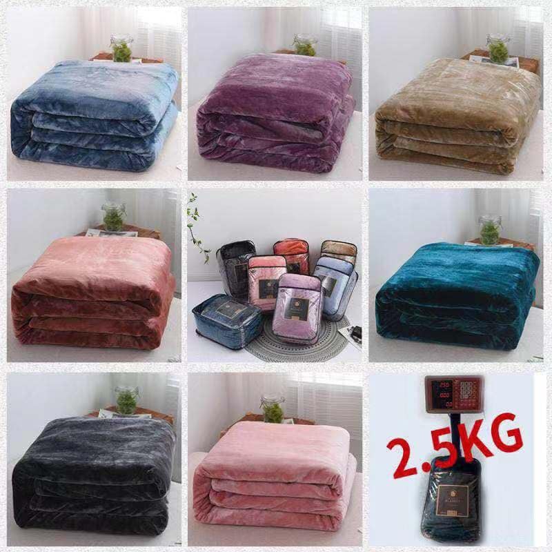 Chăn lông thỏ cao cấp Blanket mềm như lụa, mịn như nhung rất bền màu, cho thời gian sử dụng lâu dài (Kèm túi đựng)