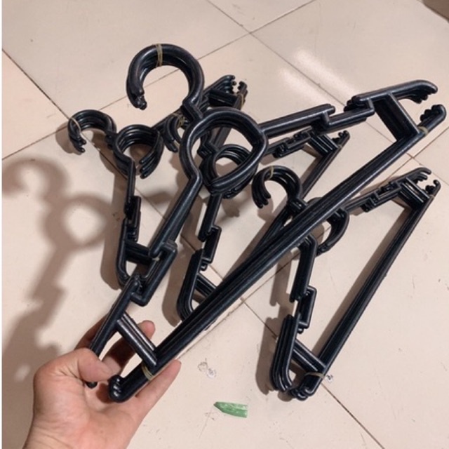 10 CHIẾC MÓC NHỰA  TREO  QUẦN ÁO ĐEN TO DÀY 42CM x 22cm, MÓC PHƠI TREO QUẦN ÁO NGƯỜI LỚN MÀU ĐEN ẢNH THẬT