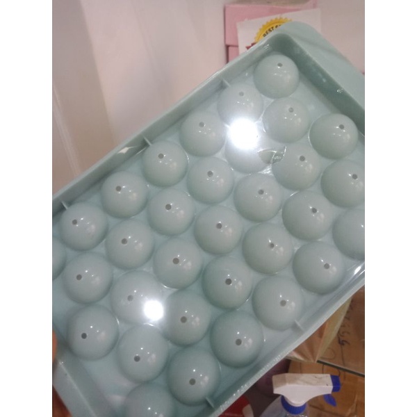 Khay đá bi tròn tủ lạnh 33 viên có nắp đậy tiện lợi, khuôn làm thạch hoa quả hình bi ngộ nghĩnh, khuôn đá hình bi tròn