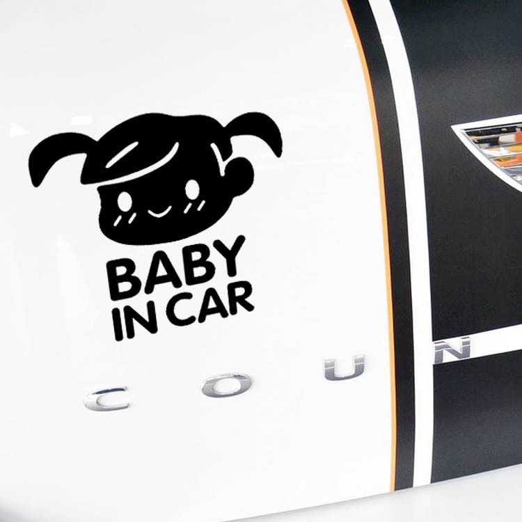 Decal dán xe hơi in chữ &quot; baby in the car &quot; làm từ nhựa vinyl chất lượng cao