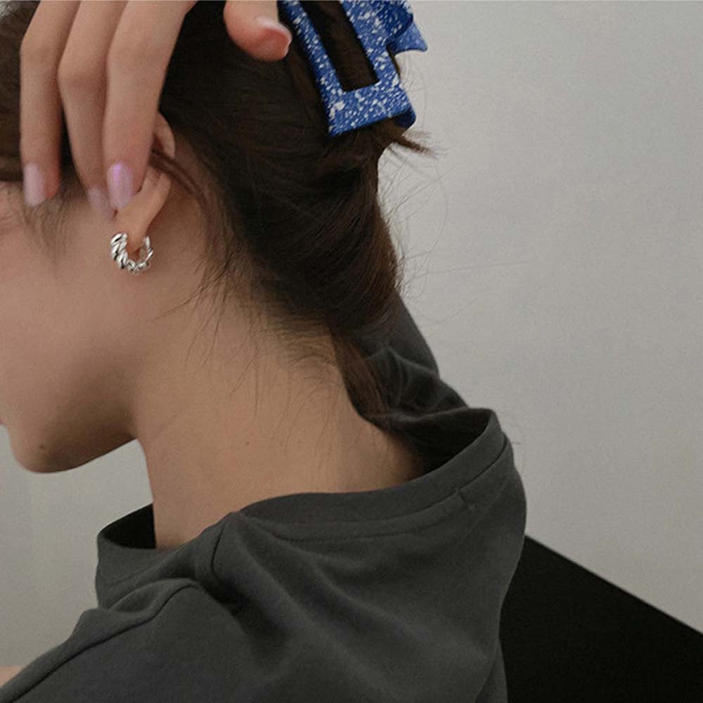 Khuyên Tai Dạng Xoắn Bằng Kim Loại Phong Cách Cổ Điển Đơn Giản Thời Trang Cho Nữ