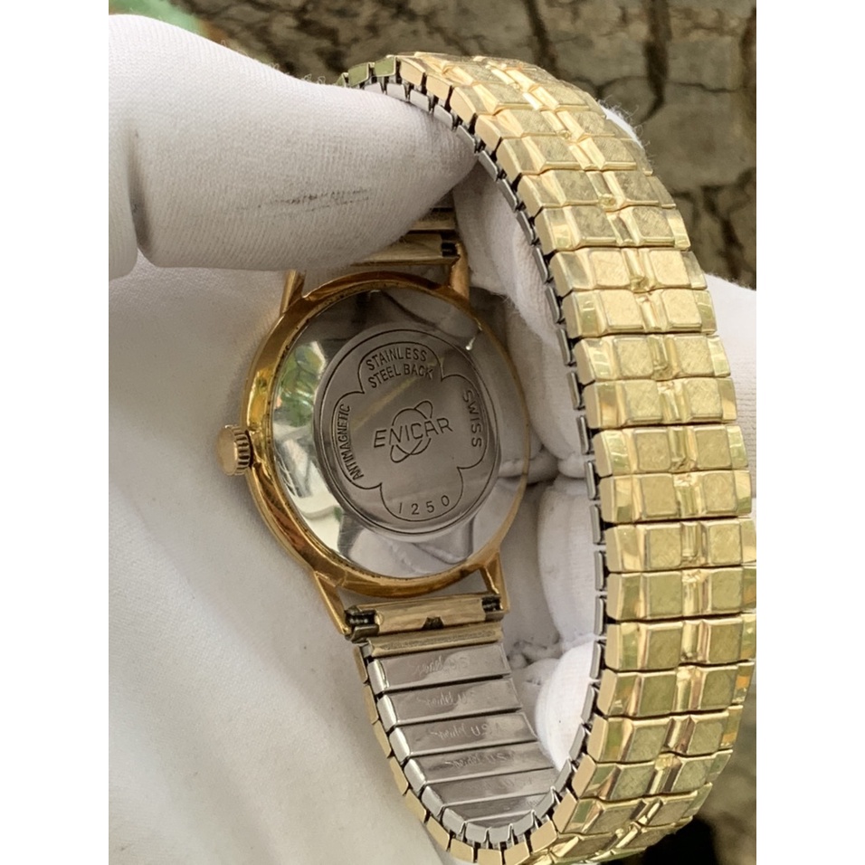 Đồng hồ nam ENICAR cơ lên cót 17 jewles, lắc kê vàng, dây chun tay của Thụy