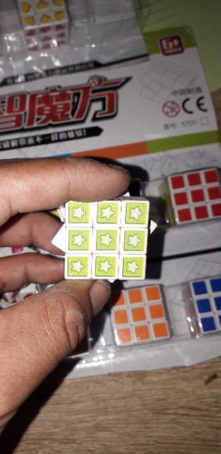 Rubik 3x3 mini bằng nhựa rất đẹp