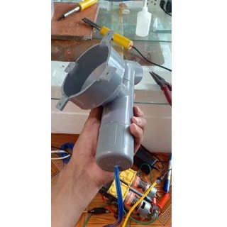 Bộ máy cho gà ăn tự động