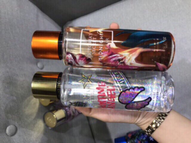 Nước hoa Victoria's Secrer thơm lắm ạ