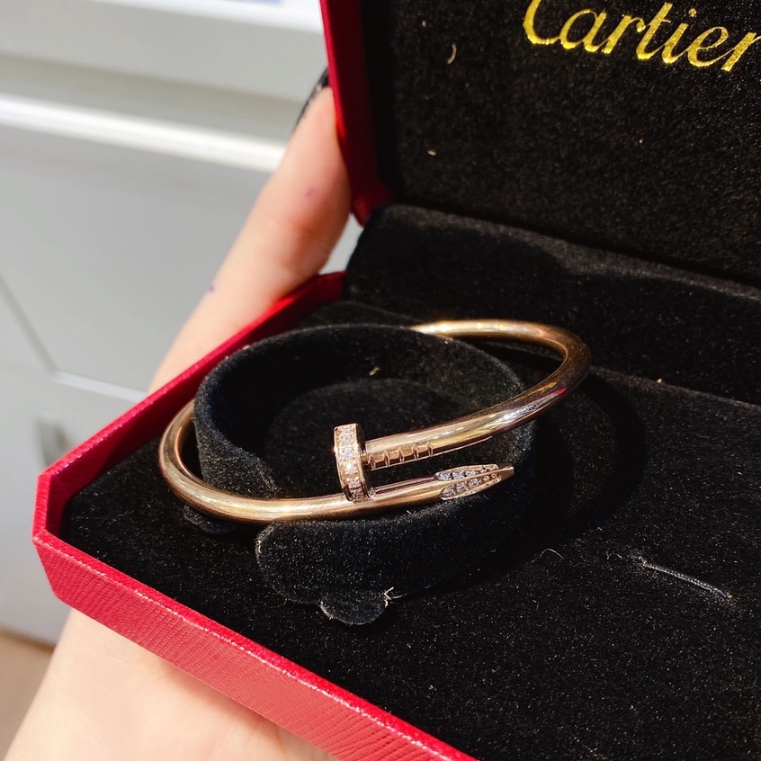 Vòng tay, lắc tay nữ titan hình vòng đinh cao cấp đính đá Ròm House phụ kiện titan không hoen gỉ cá tính - Fuill 3 màu