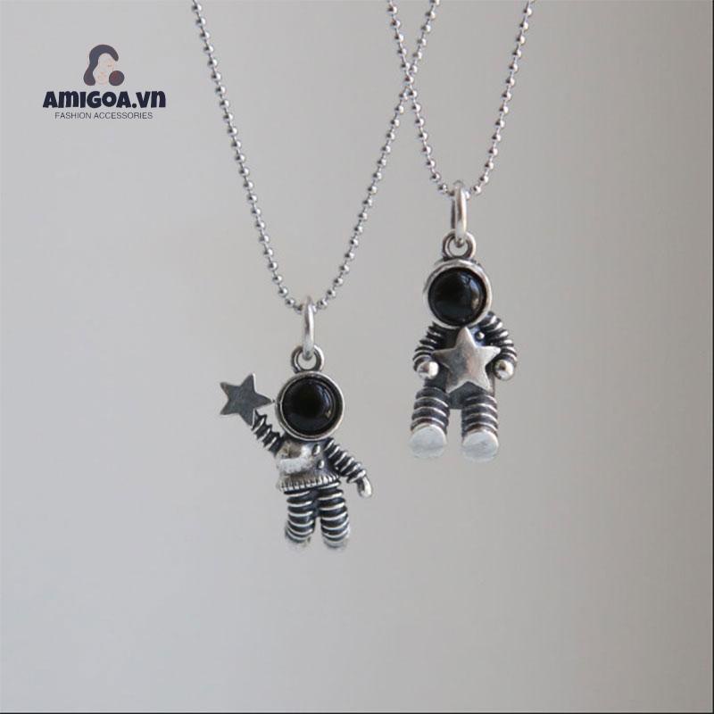 ✨✨Vòng cổ thép titan màu bạc mặt hình phi hành gia dễ thương
