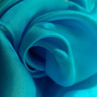 Vải lụa trơn màu xanh ngọc