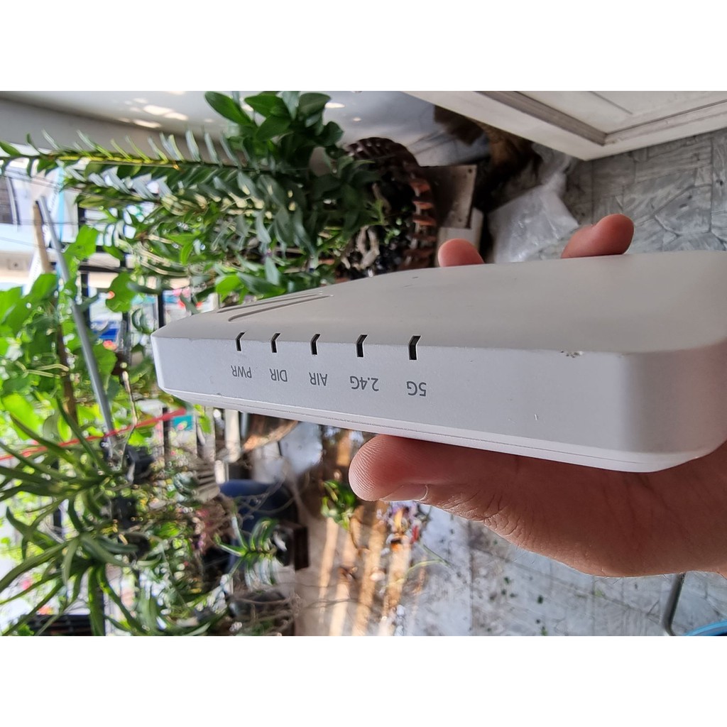 Thiết bị phát sóng wifi Ruckus R300