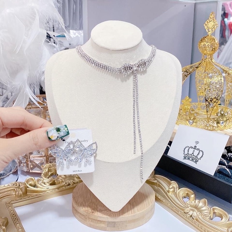 Vòng cổ đá, sang chảnh, cuốn hút