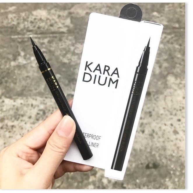 Kẻ mắt Karadium Waterproof Brush Liner (vỏ trắng)