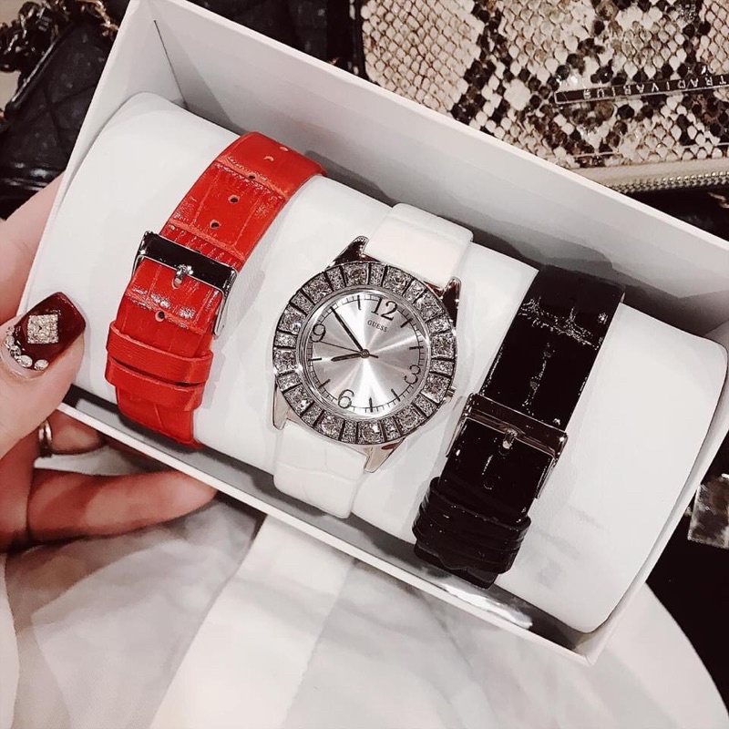 Đồng hồ nữ Guess tặng kèm 2 dây