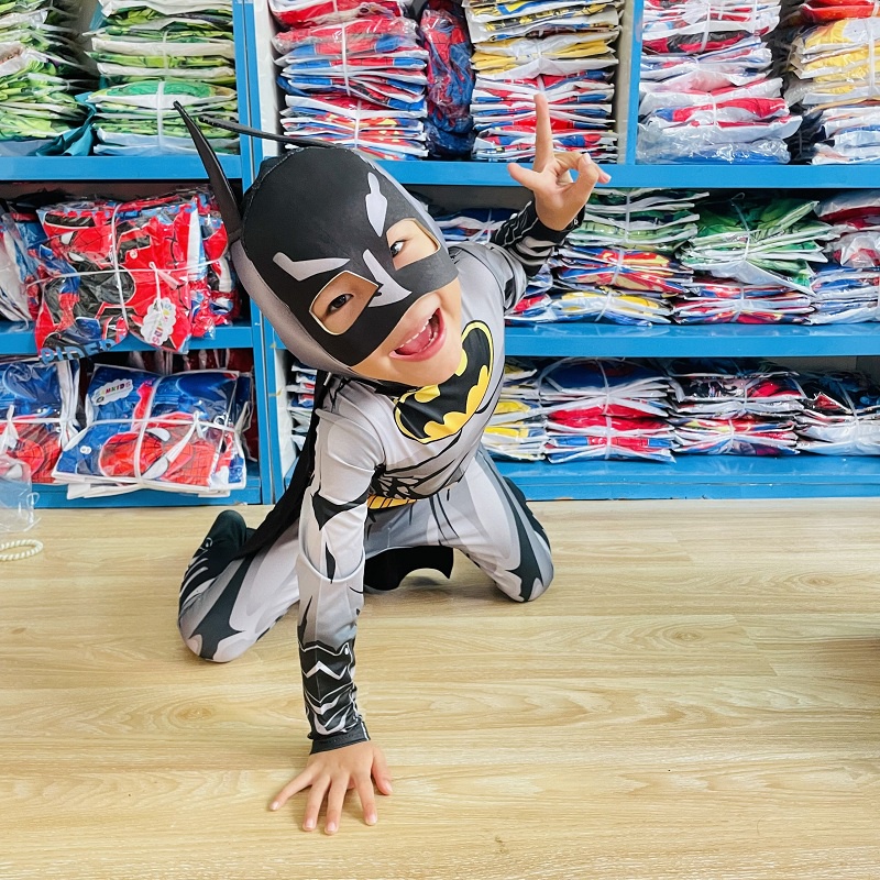 Bộ đồ siêu nhân batman bé trai từ 3 tuổi đến 6 tuổi hóa trang liền quần tặng kèm choàng và nón trùm B176 SNBL