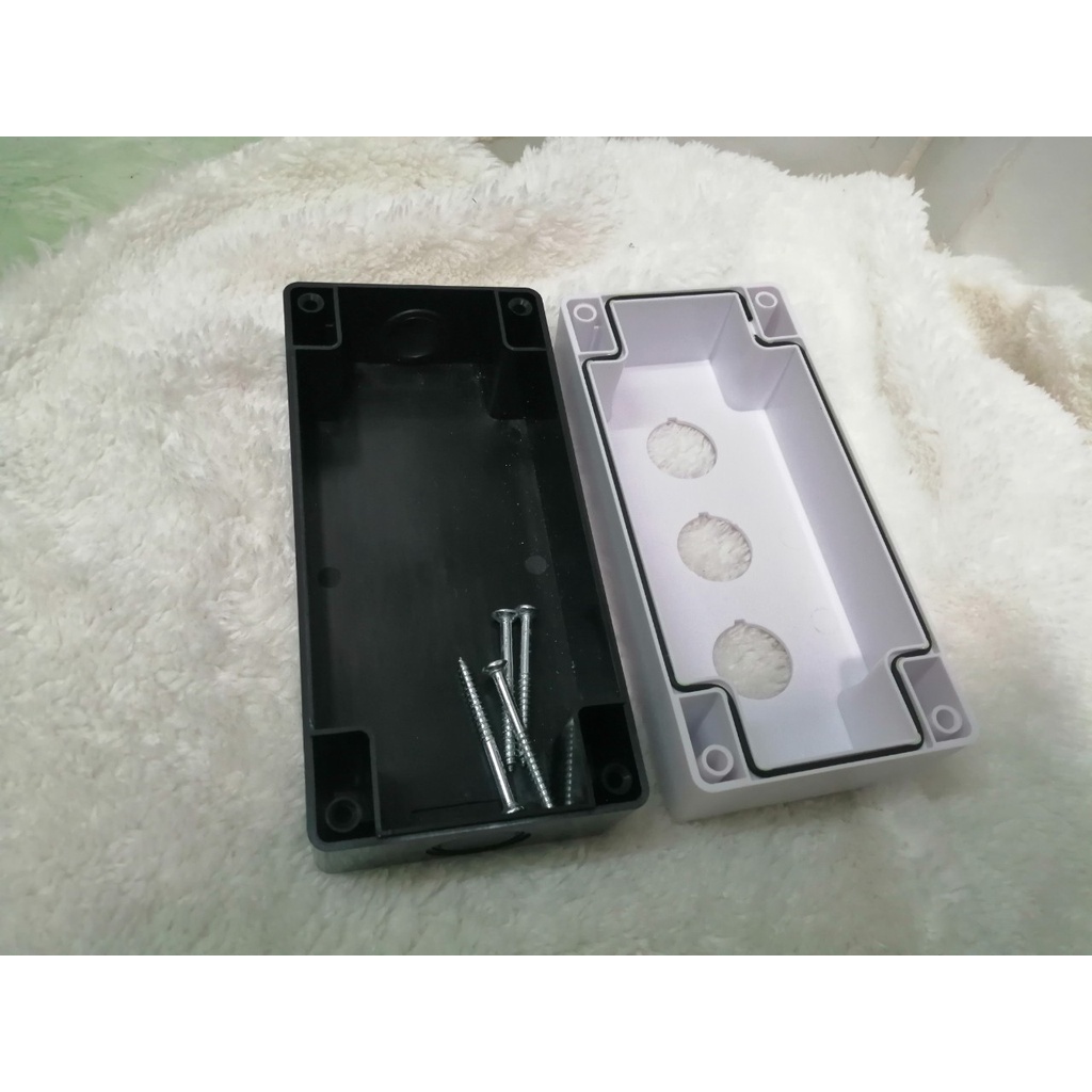 Hộp nút nhấn rỗng 1 lỗ 2 lỗ 3 lỗ 4 lỗ phi 22 màu trắng đen chất lượng cao