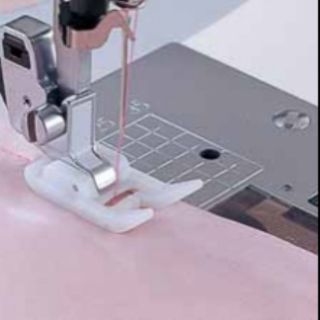 Chân vịt nhựa may thun, vải rít dùng cho máy gia đình may được nhiều đường may