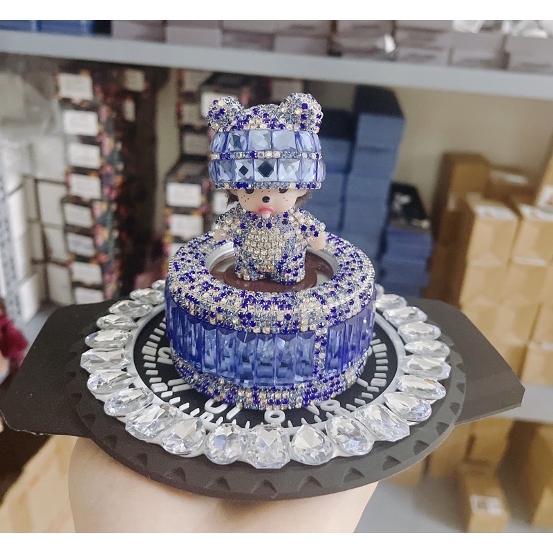 Gấu Đá Pha Lê Trang trí Tap lo Xe Ô tô