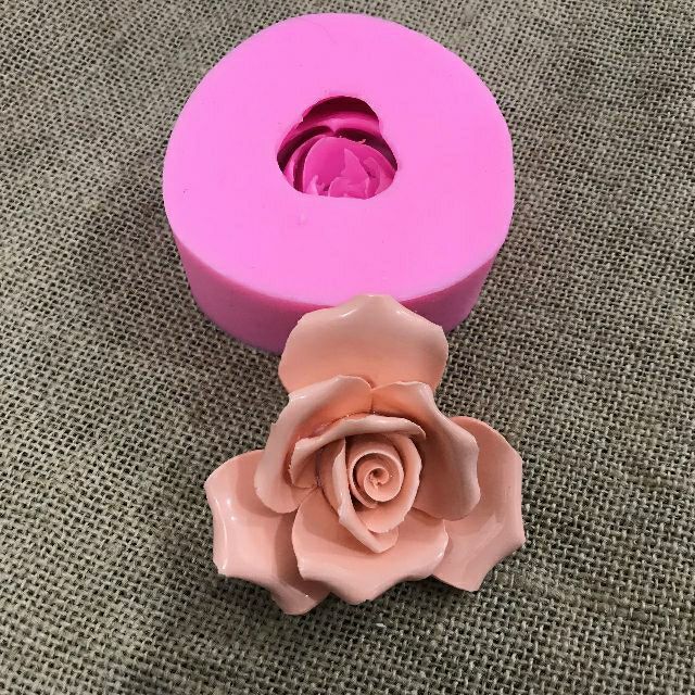 Khuôn silicone 4D Hồng 8cm