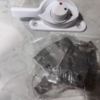 KHÓA CỬA SỔ LÙA - KHÓA SÒ XANH ĐỎ