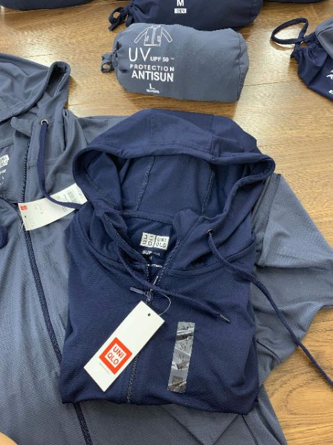 Áo chống nắng nam Uniqlo