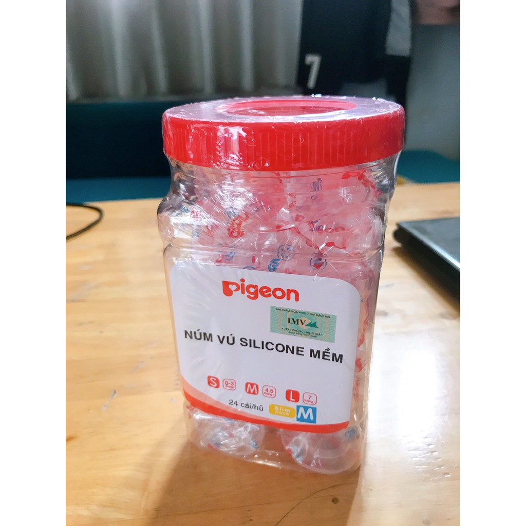 Núm trắng Siliicon Pigeon siêu mềm cổ hẹp đủ size S/M/L