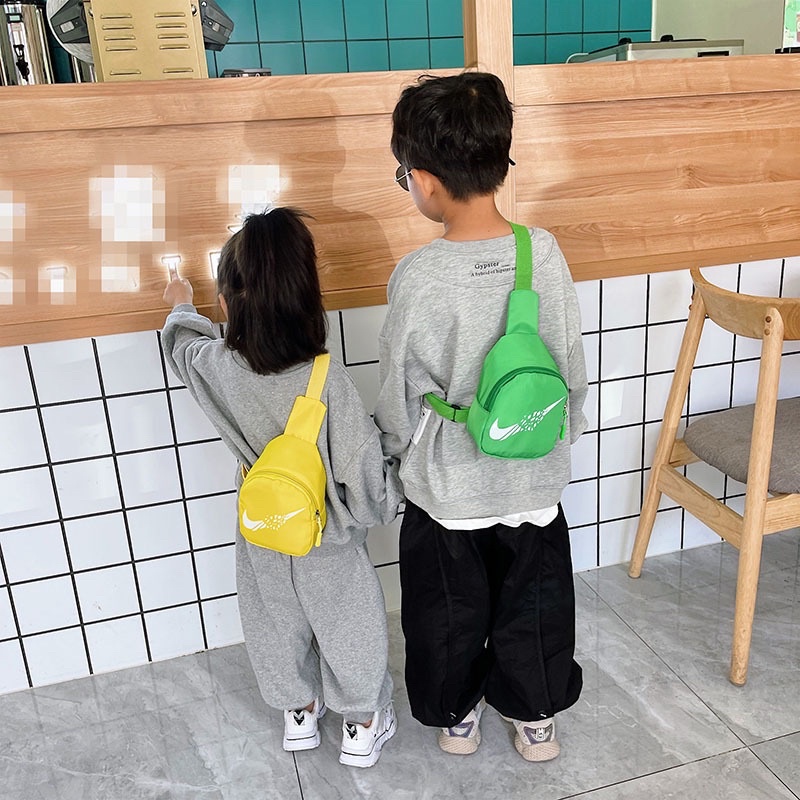 Túi Đeo Chéo Ngực Siêu Nhẹ In Họa Tiết Màu Sắc Ngọt Ngào Thời Trang Cho Bé