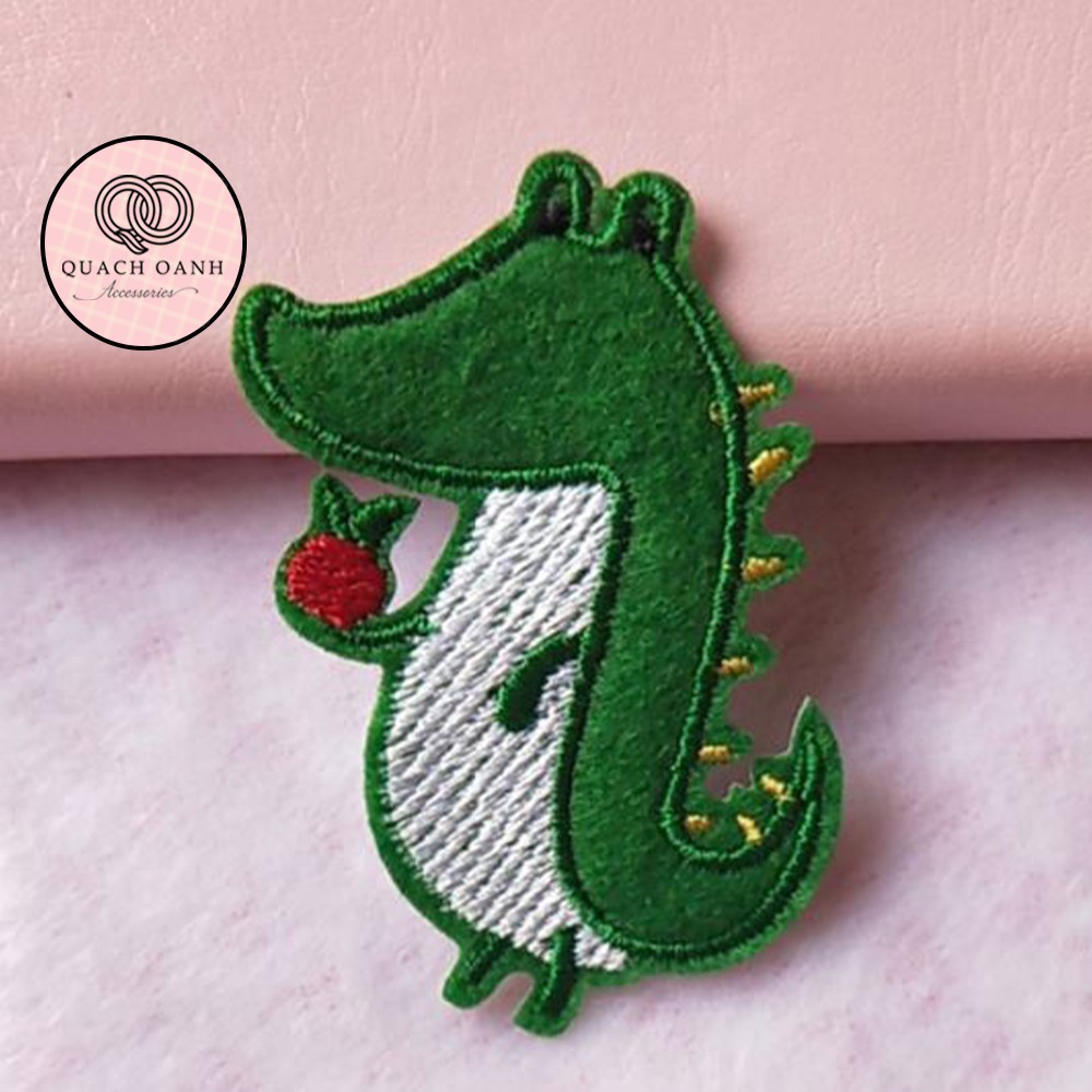 Sticker nhãn dán vải thêu hình khủng long xanh trang trí sổ, vở, mũ bảo hiểm - ST25