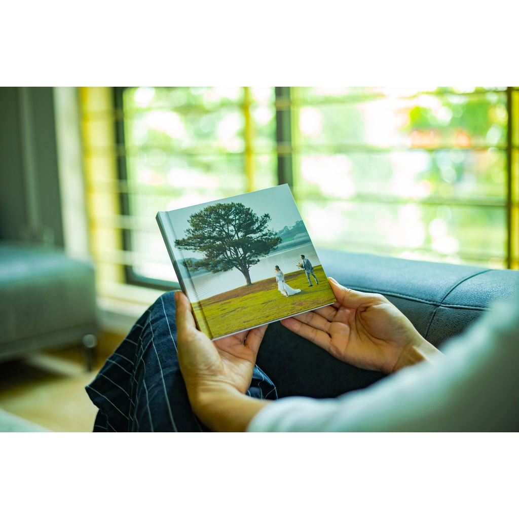 In sách ảnh theo yêu cầu bìa cứng 20 trang 15 x 15cm, In HD trên app NIZI