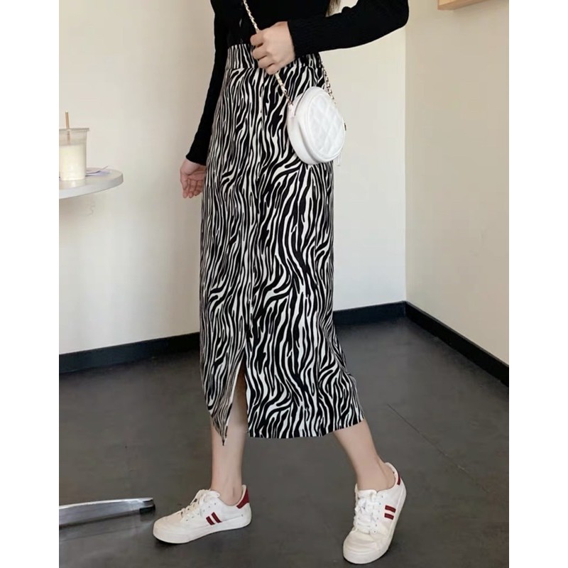 Chân váy hoạ tiết dáng dài | BigBuy360 - bigbuy360.vn