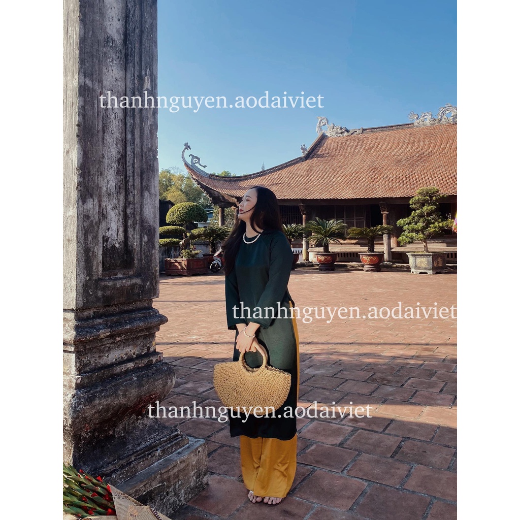 Áo dài xanh rêu đậm dáng suông truyền thống lụa Tây Thi