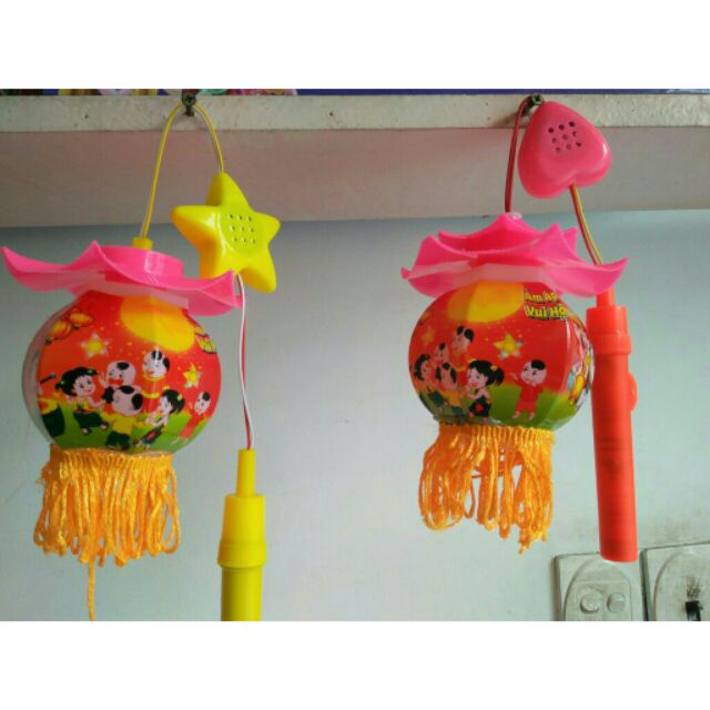 Lồng đèn mái đình có nhạc