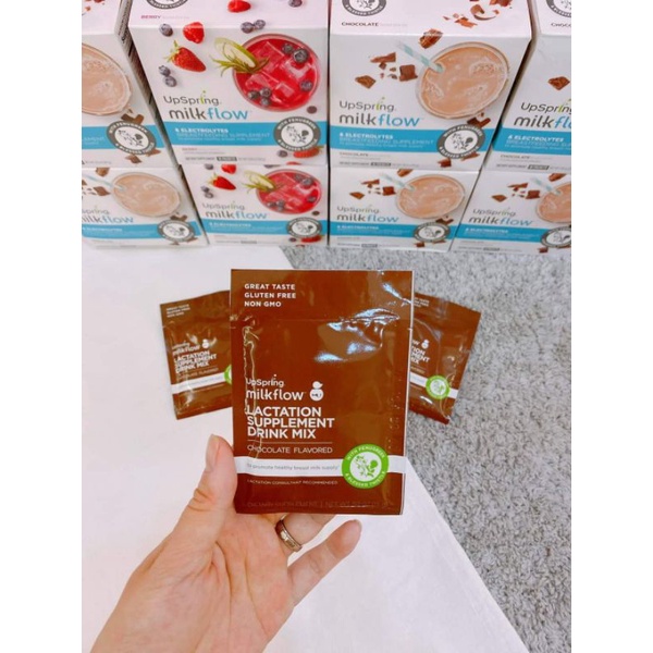 Ngũ cốc lợi sữa Upspring vị dâu và chocolate