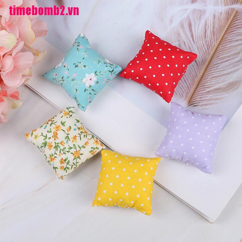 Gối Sofa 4 Màu Tỉ Lệ 1 / 12 Xinh Xắn Dành Cho Búp Bê