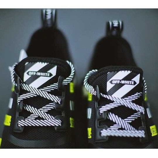 Giày Thể Thao Adidas Nmd R1 Boost Màu Trắng Và Đen Cho Nam