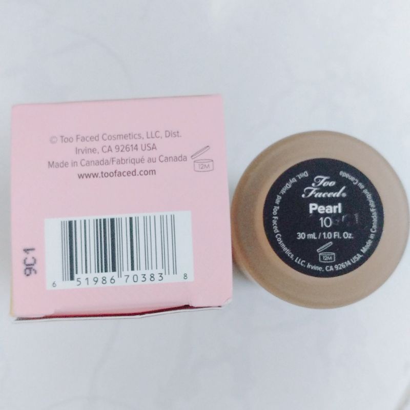 Kem nền Too Faced Born Like This - màu Pearl 10 Da sáng