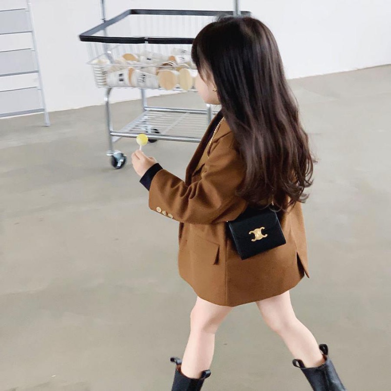 Áo khoác Blazer dáng ngắn thiết kế trẻ trung hợp thời trang