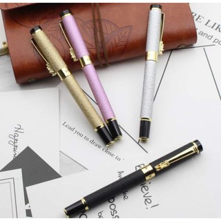 Bút máy ngòi cong,,Công năng: dùng để luyện viết chữ đẹp, viết thư pháp chữ việt, chữ hán, chữ nghệ thuật.