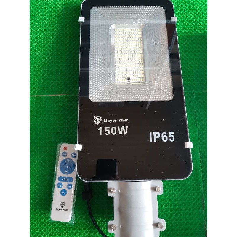 Đèn đường năng lượng mặt trời LY-TYN004 150W Chất liệu sản phẩm Nhôm đúc chống oxy hóa+ kính thủy tinh