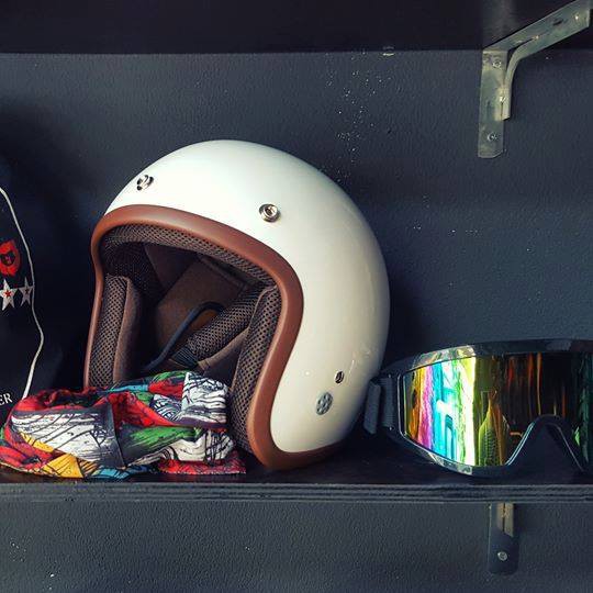 Nón bảo hiểm 3/4 - Trắng lót Nâu