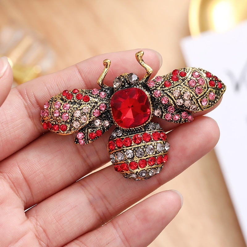 Ghim cài áo kiểu côn trùng đính đá thời trang