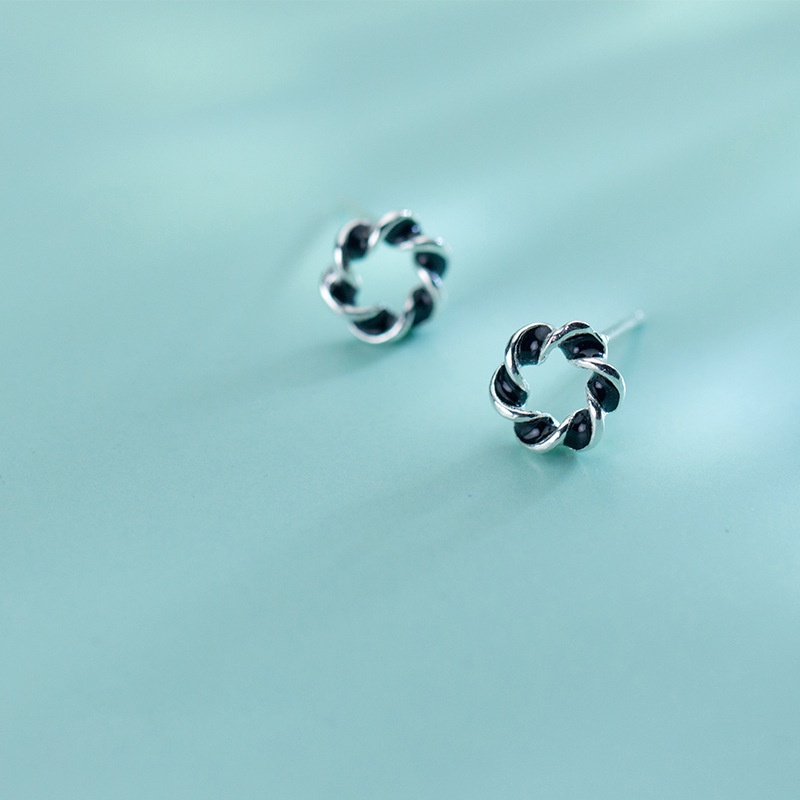 Khuyên Tai Hình Hoa Nhỏ Xinh Màu Đen Phong Cách Hàn Quốc Thời Trang Cho Nữ