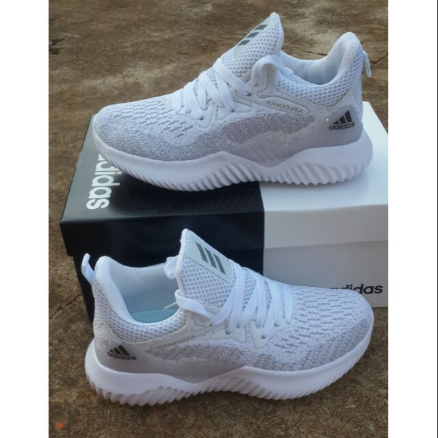 Giày thể thao nam nữ